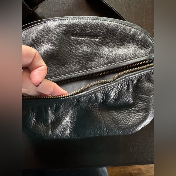 Wanderers Travel Co Beatrice Crossbody Black Leather - Picture 3 of 12